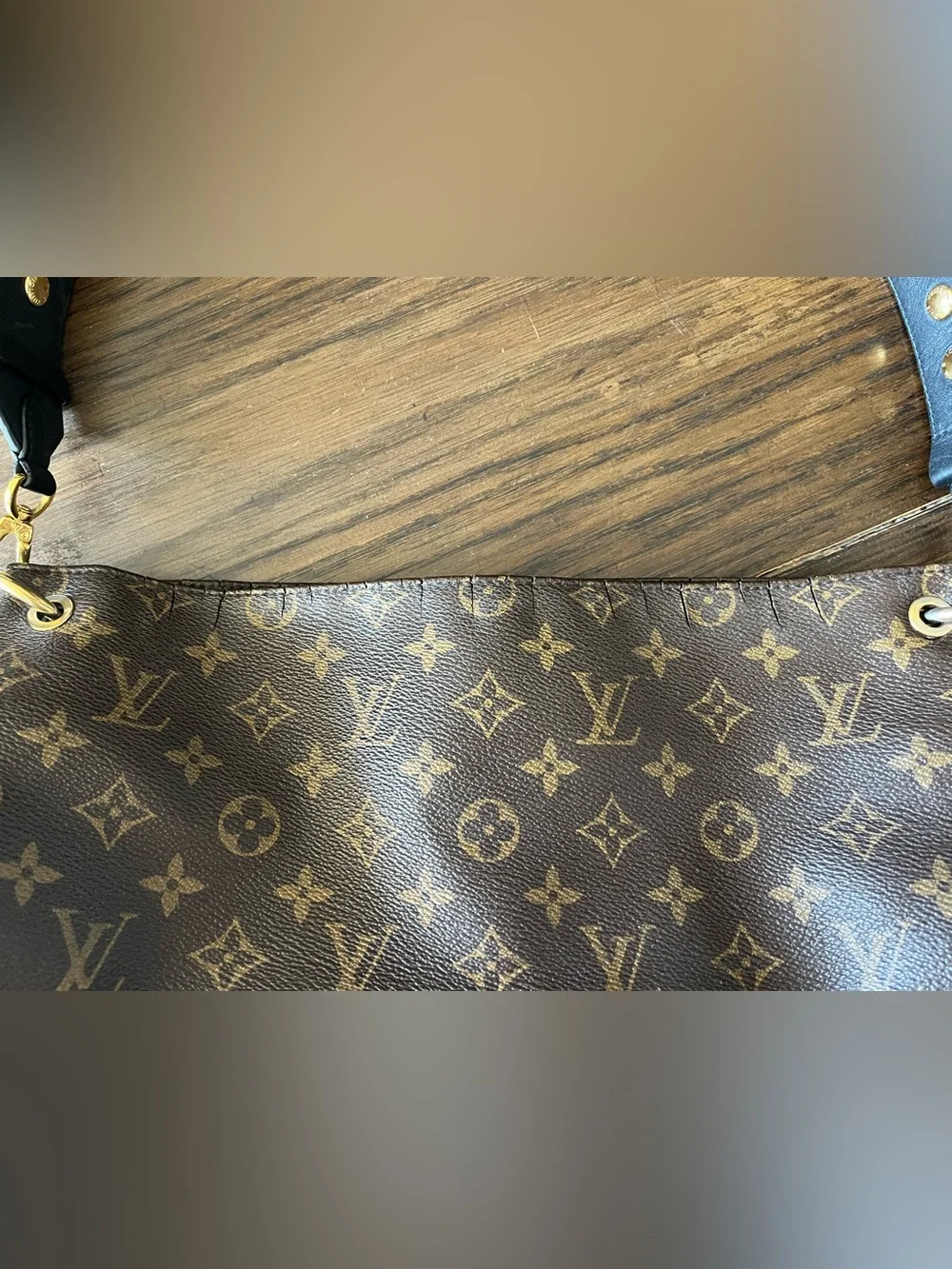 Louis Vuitton Metis Hobo in Monogram Canvas